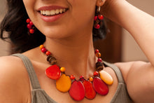 Load image into Gallery viewer, Isabela Tagua Nut Necklace - The Happy Elephant - Tagua Jewellery
